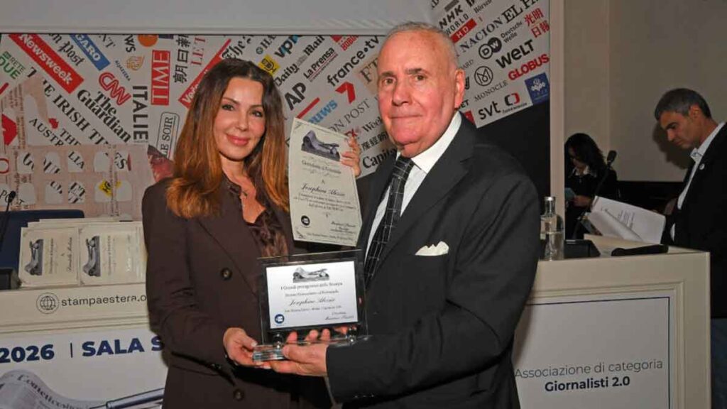 La premiazione di Josephine Alessio Vice Caporedattore di RAI NEWS 24.
Roma23.01.2026 Sala Stampa Estera “Premio Stampa d’Eccellenza – Giornalisti 2.0” G.Leanza ph