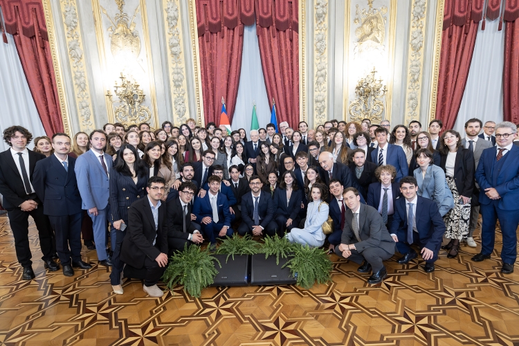 Mattarella: giornalisti testimoni di verità