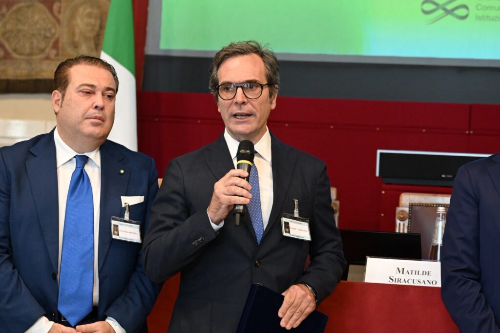Grand Prix della Comunicazione Istituzionale 2026 a RAI Sport. Alla Camera dei Deputati ritirano il Premio Marco Lollobrigida e Massimo Proietto.